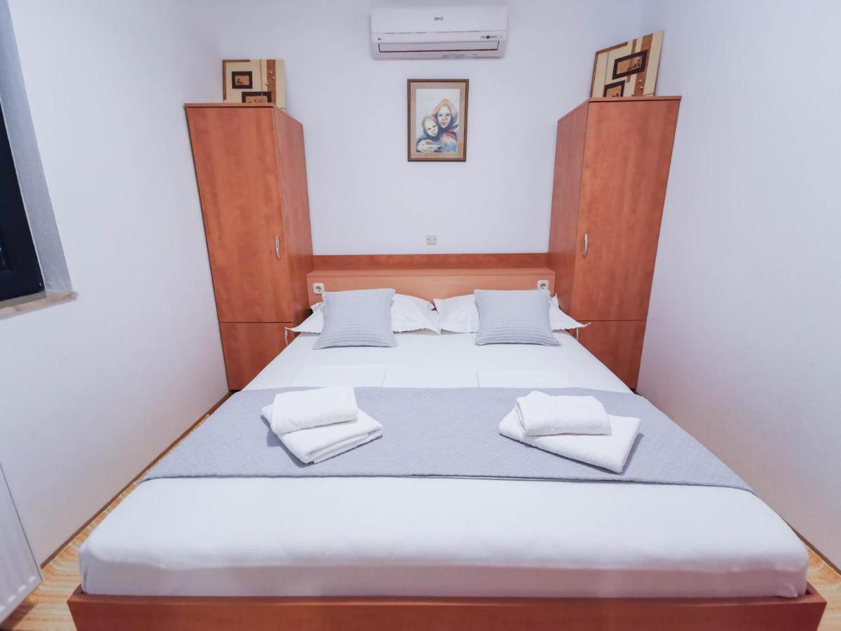 Apartments Vukovic Vanja Makarska Exterior photo